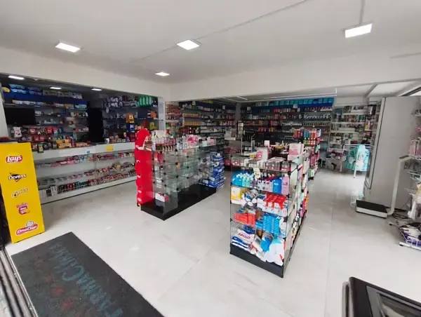 Atendimento humanizado e serviços de saúde na FarmaClínica em Vicente Pires DF